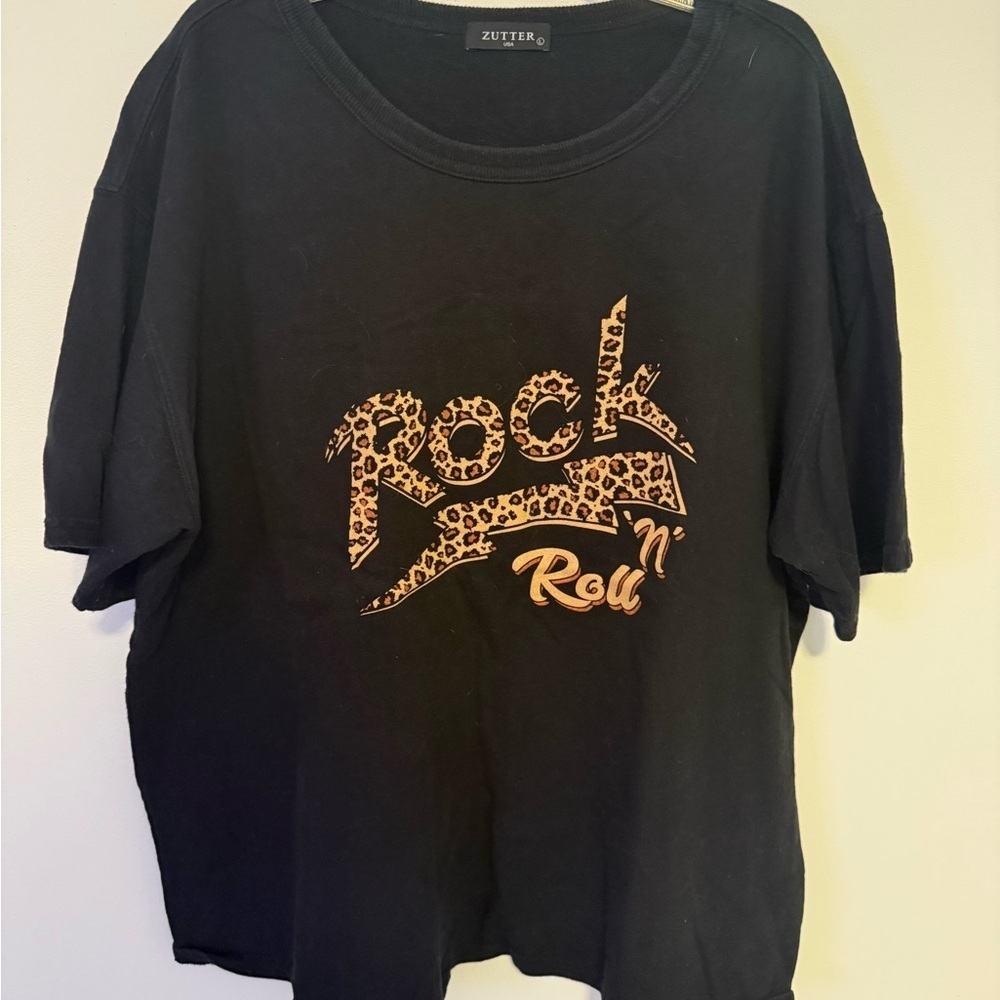 🎉2/$10 Black 'Rock n' Roll' Crop Top